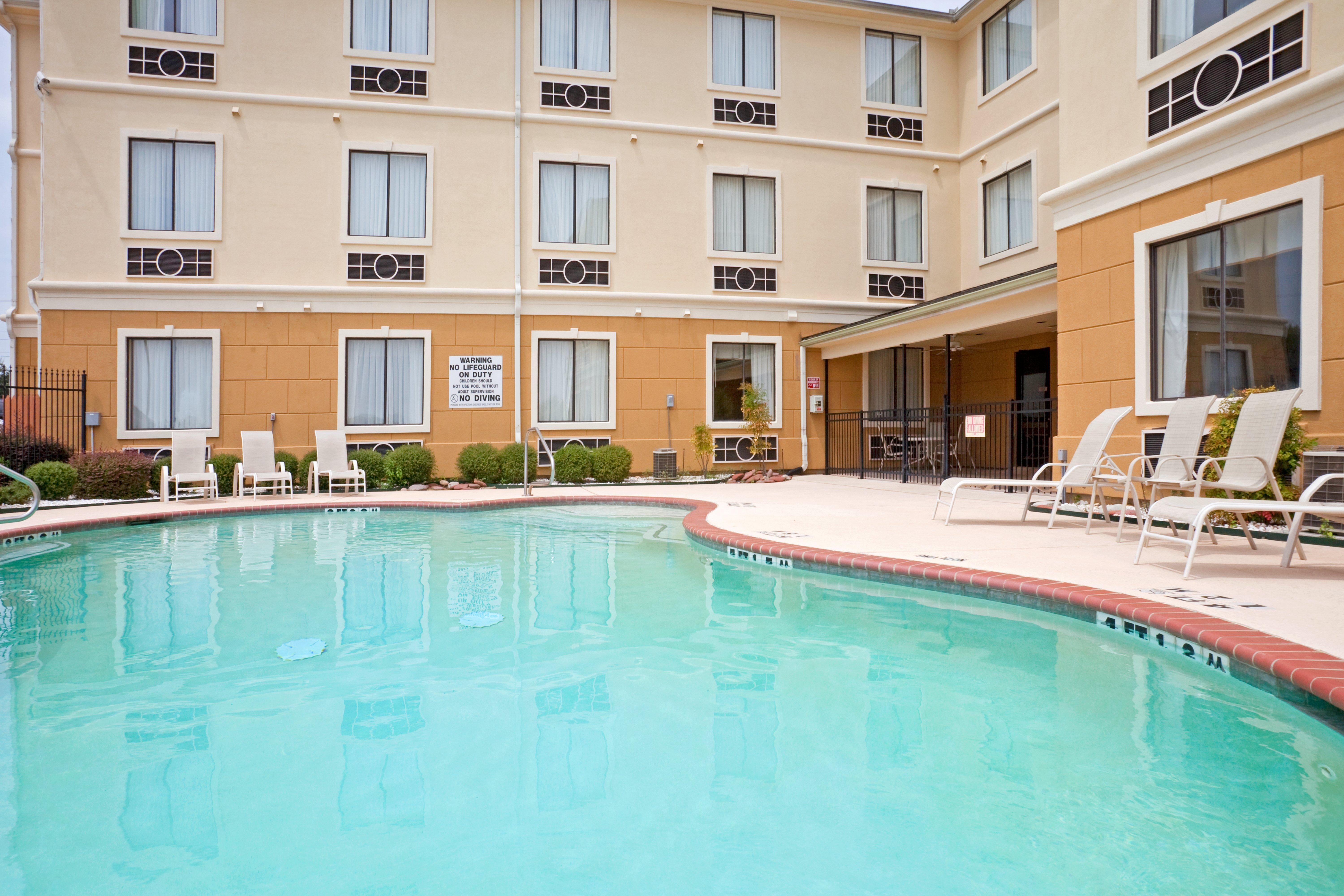 Holiday Inn Express Hotel & Suites Mount Pleasant By Ihg Екстер'єр фото